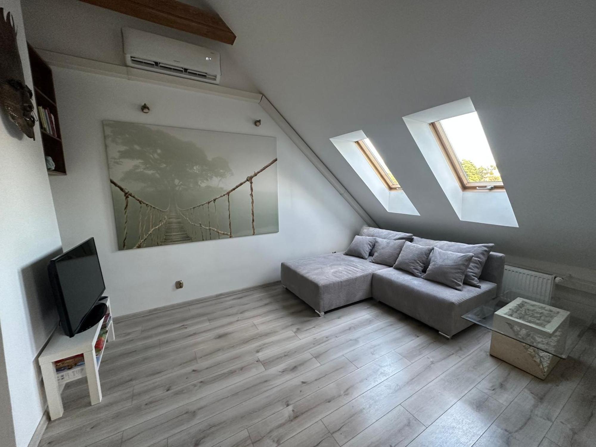 Apartament Aesthetic Tychy Bagian luar foto